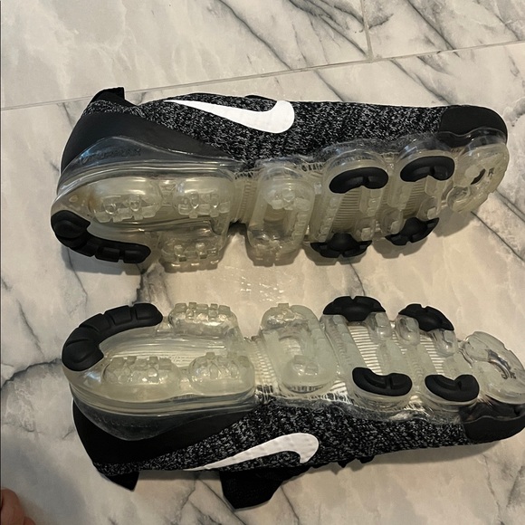 Nike Men's Black and White Nike Vapor max size 11 no box - Picture 5 of 9